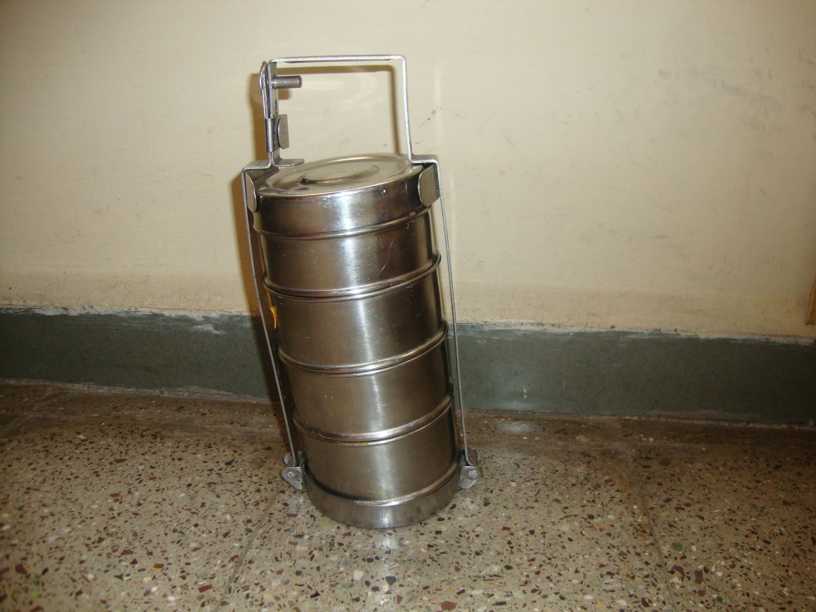 Stainless steel tiffin / bento lunchbox (food-grade 304, 18/10)