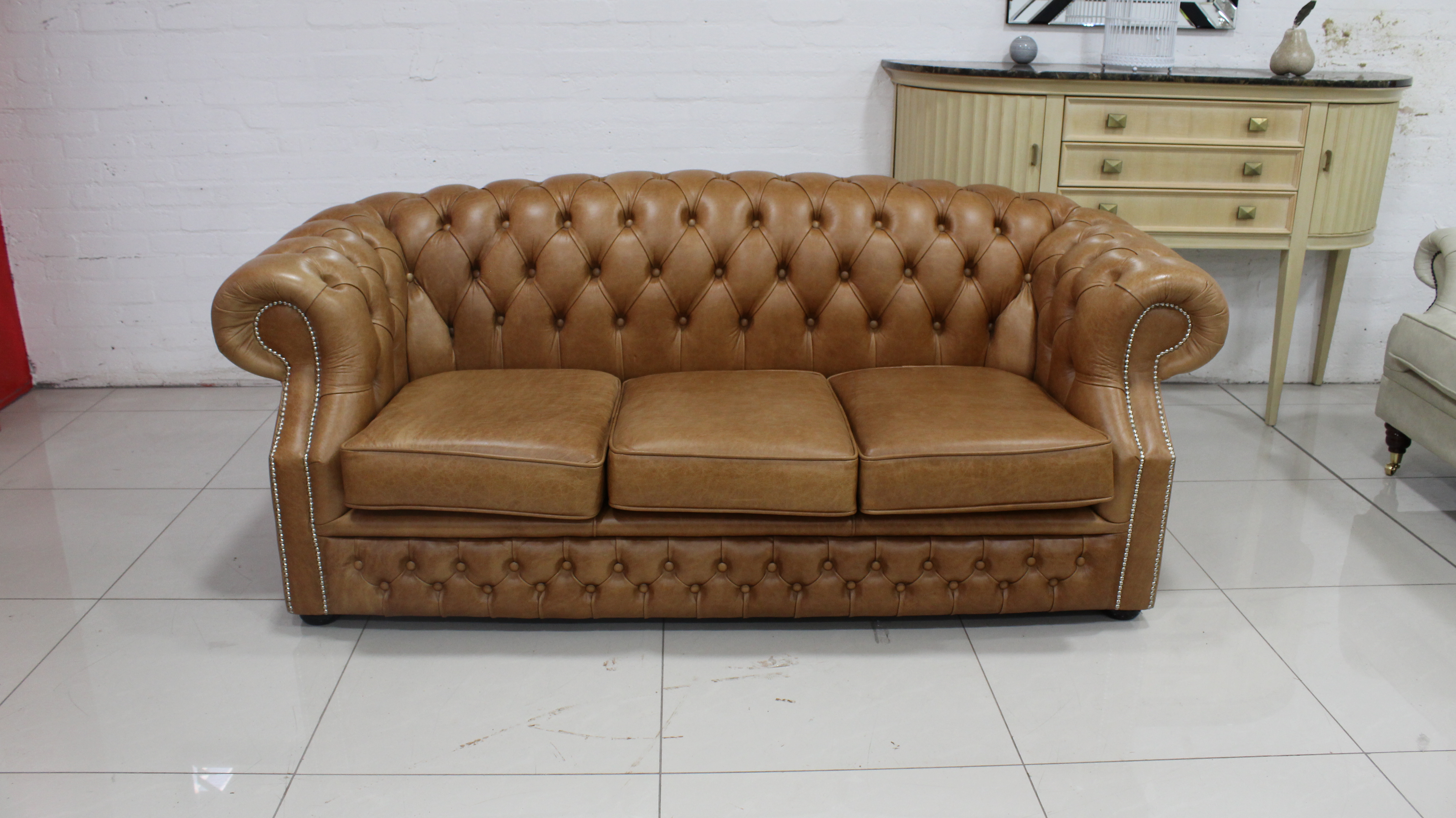 Genuine leather Chesterfield sofa (three-seater)