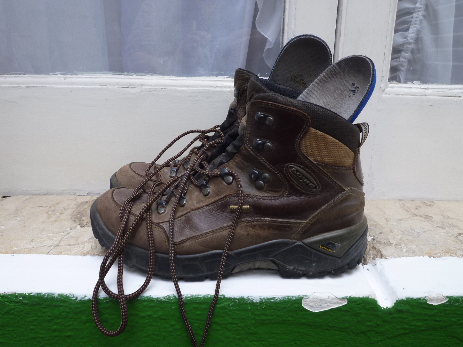 Leather hiking boots (related)