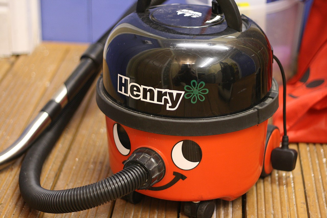 Numatic Henry HVR200-11 vacuum