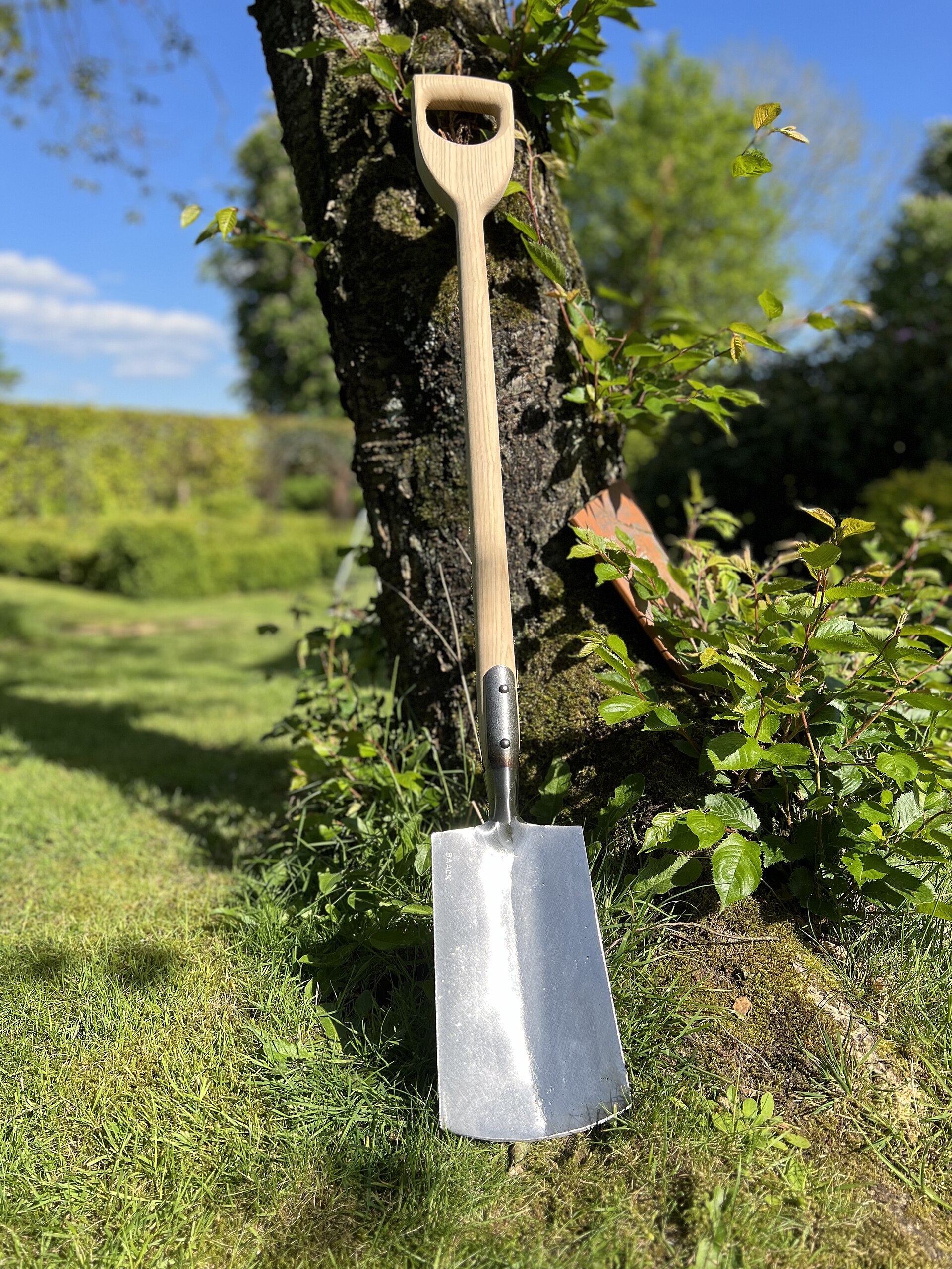 Hand-forged garden spade (related)