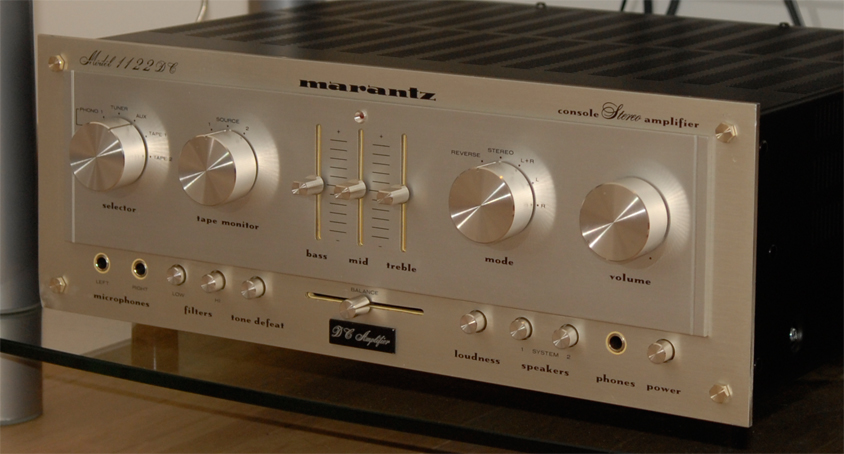 Integrated hi-fi amplifier (Marantz PM6007 example)